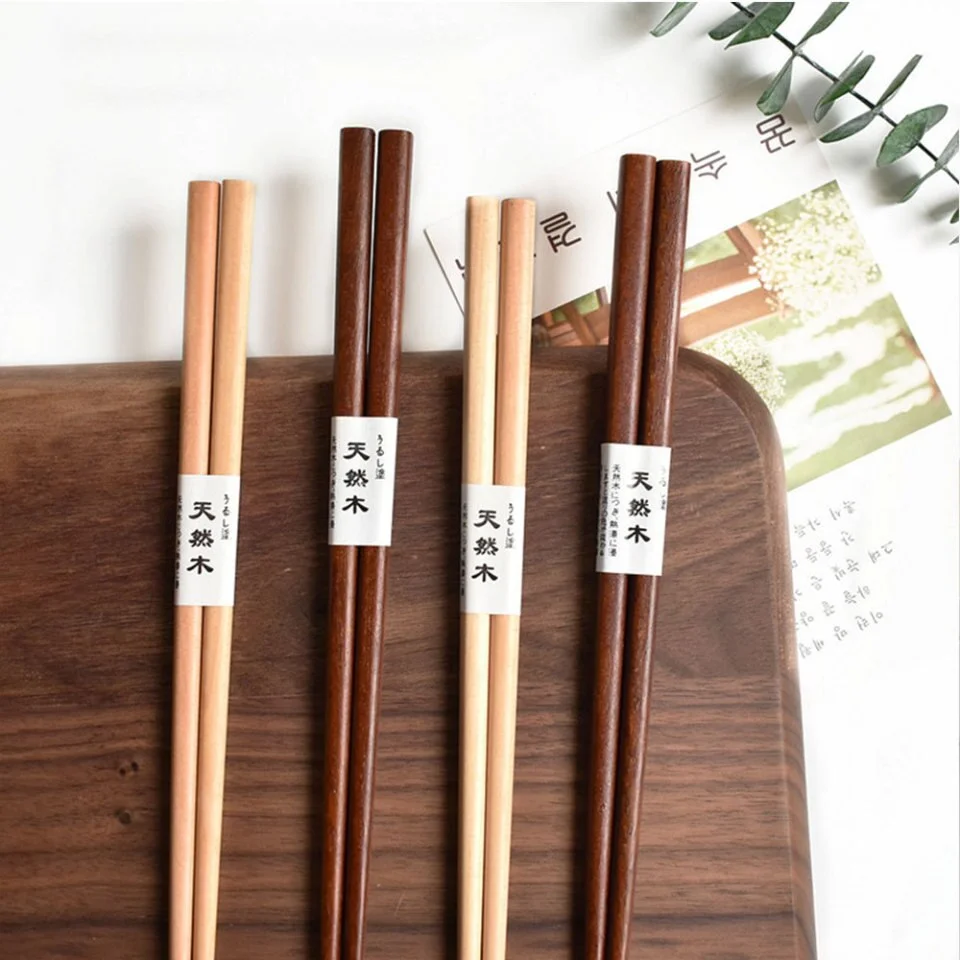 Couvert Japonais en bois laqué